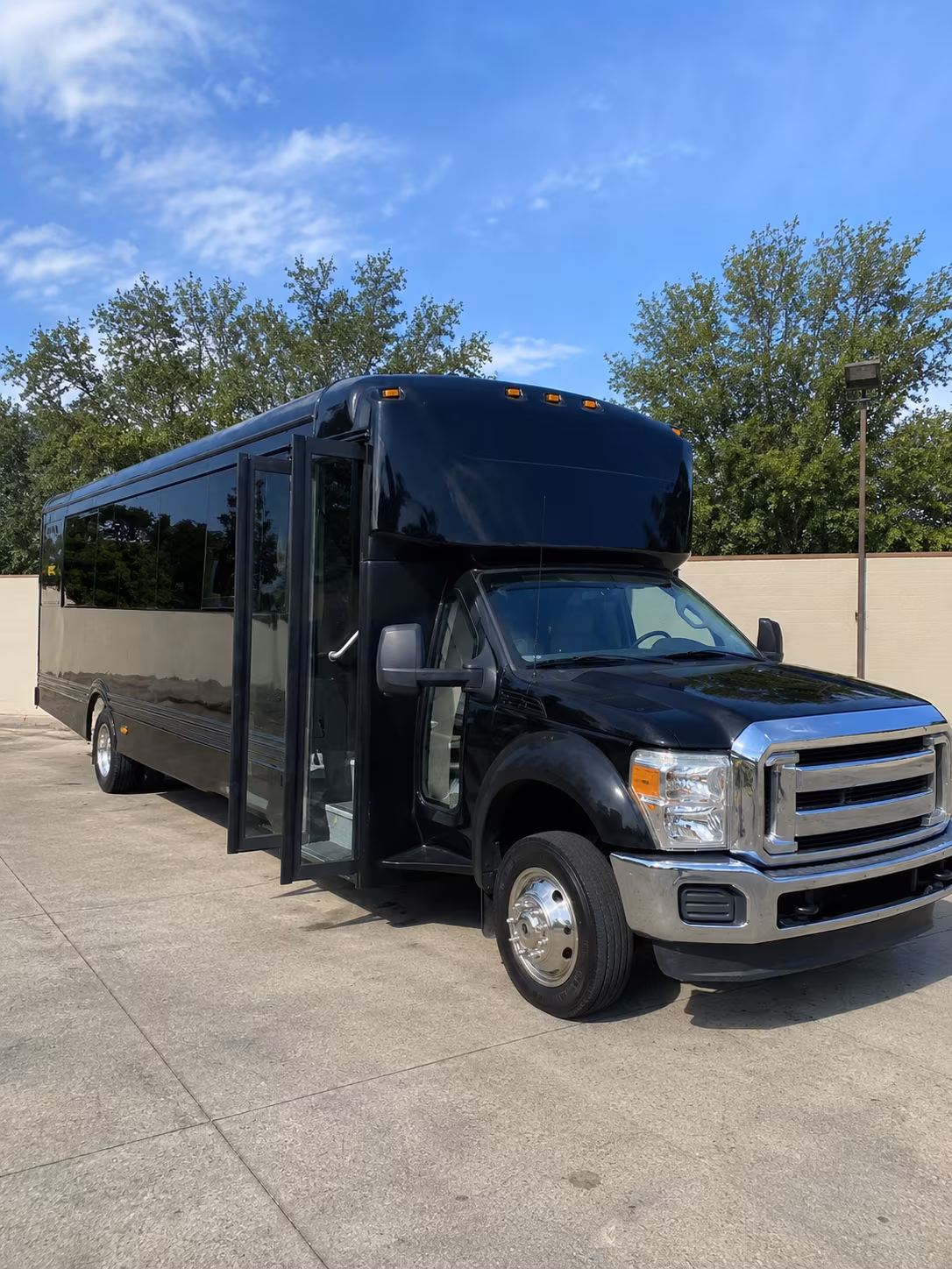 edmonds 20 passenger party bus