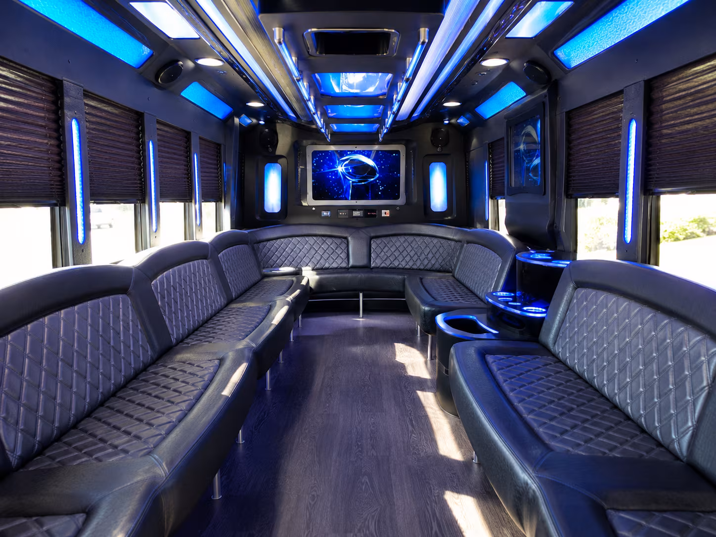 edmonds 28 passenger party bus inside