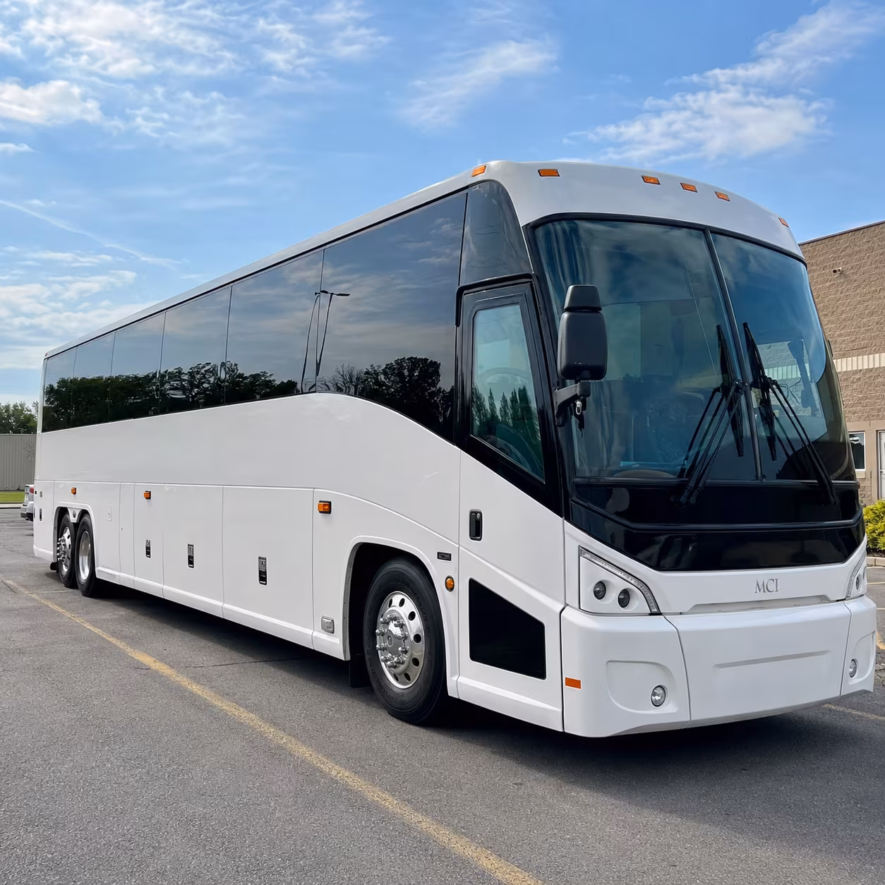 edmondscharterbuscompany com can move your corporate group to the boeing everett factory and paine field corridor