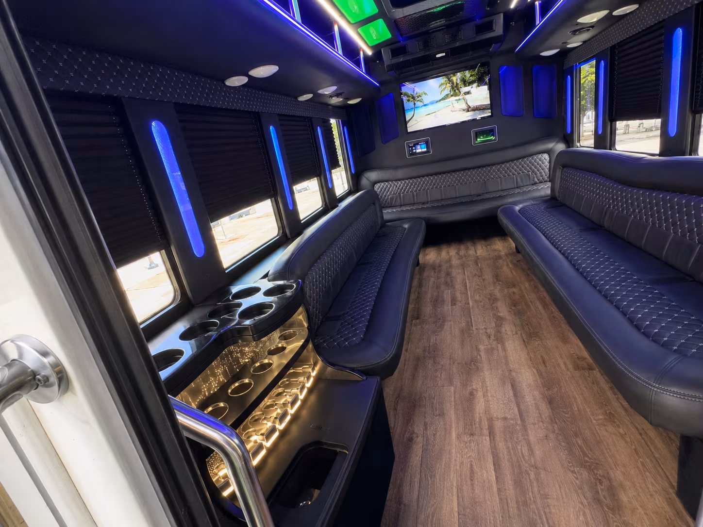 tulalip resort casino edmonds party bus rental