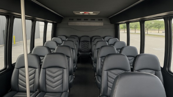 edmonds 30 passenger minibus rental